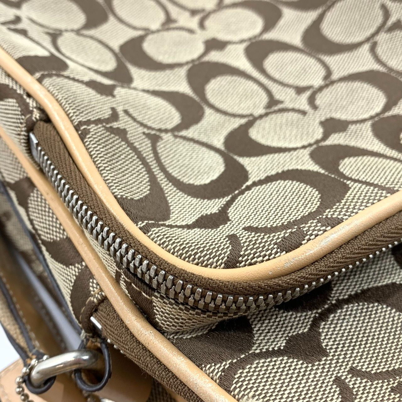 送料無料!!】 COACH コーチ シグネチャー クロスボディ ショルダー