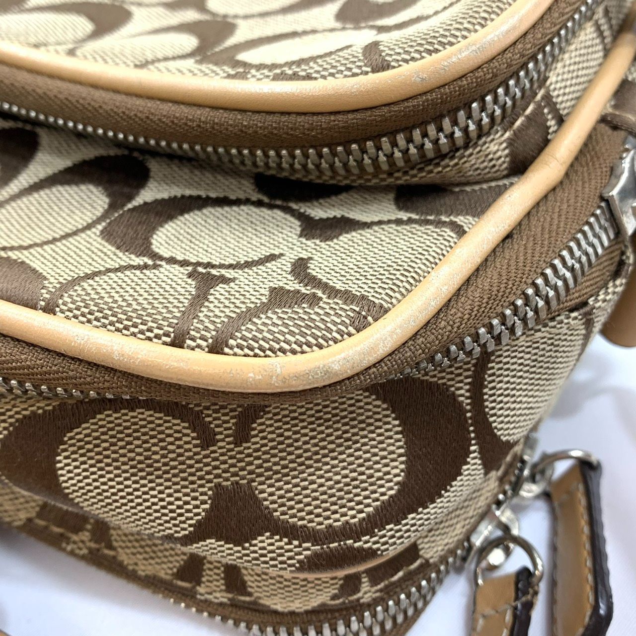 送料無料!!】 COACH コーチ シグネチャー クロスボディ ショルダー