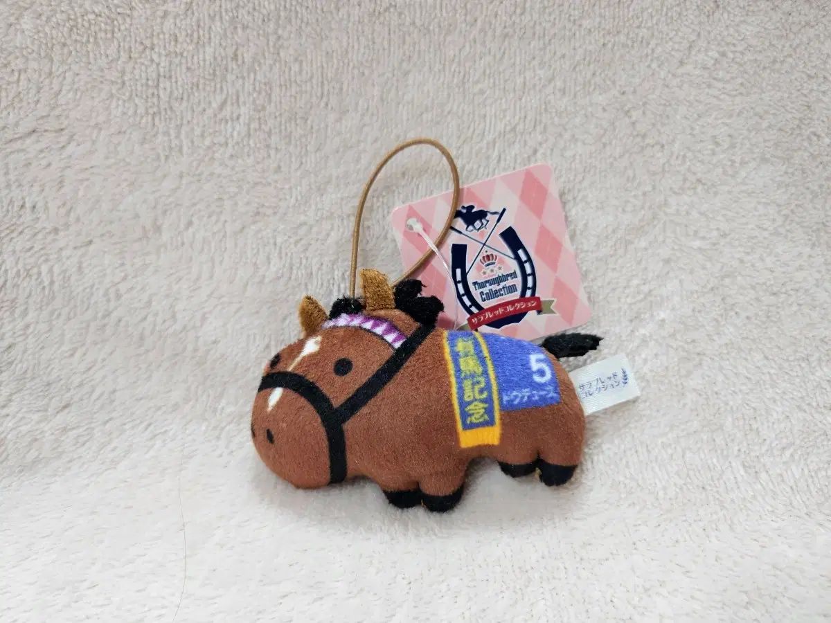 サラブレッド日本競馬マスコットぬいぐるみキーホルダー - メルカリ