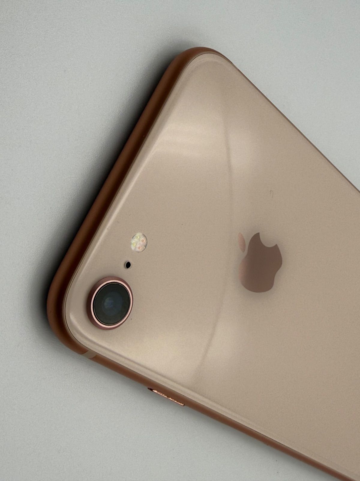 大容量バッテリー新品交換済み 100％ SIMフリー iPhone8 256GB