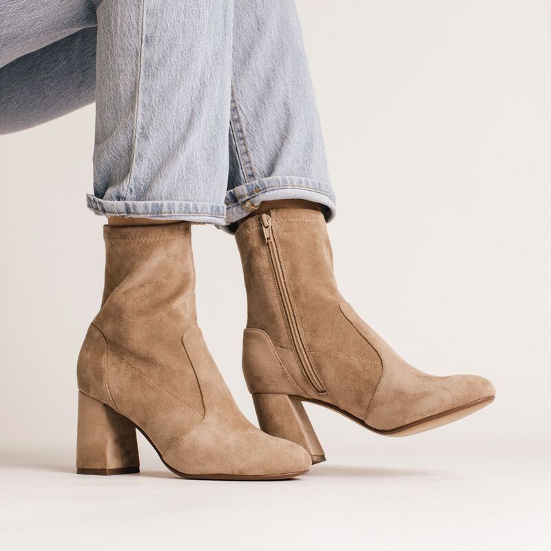 ジャーニー レディース シューズ ブーツ・レインブーツ アンクル Journee Vivia Womenstretch Shaft Almond Toe Comfort Ankle Boots Bla