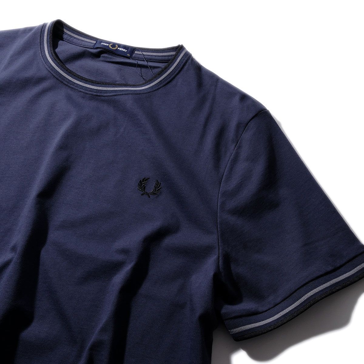 フレッドペリー ツインティップ Tシャツ M1588V 01B DARK AIRFORCE FRED PERRY メンズ レディース ユニセックス 半袖 2026年春夏 2026SS