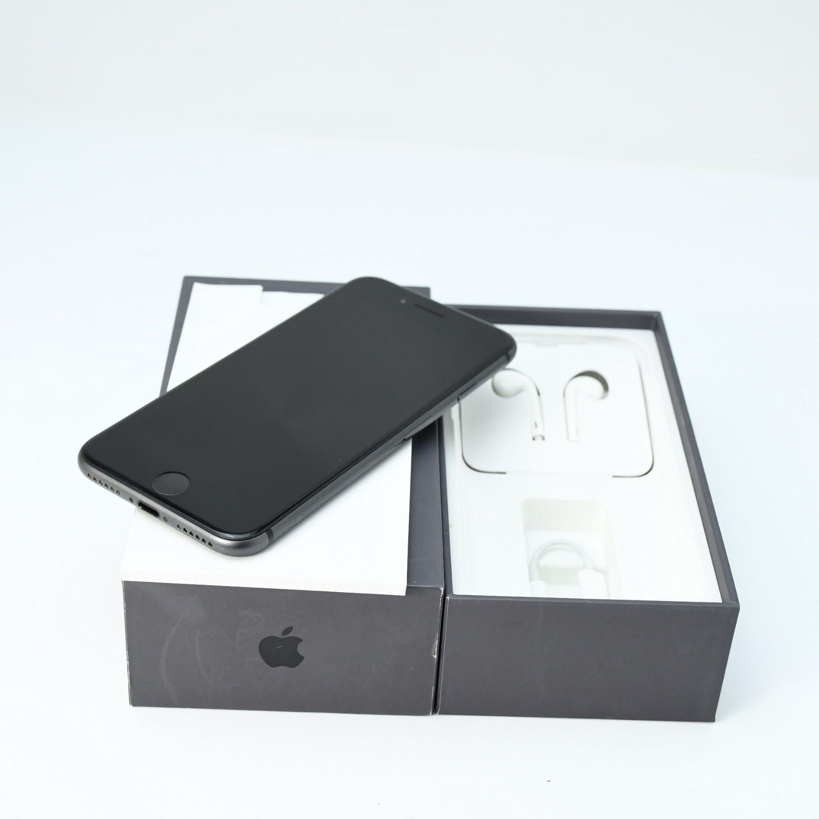 美品】iPhone 8 64GB スペースグレイ SIMフリー - メルカリ 美品】iPhone 8 64GB スペースグレイ SIMフリー - メルカリ
