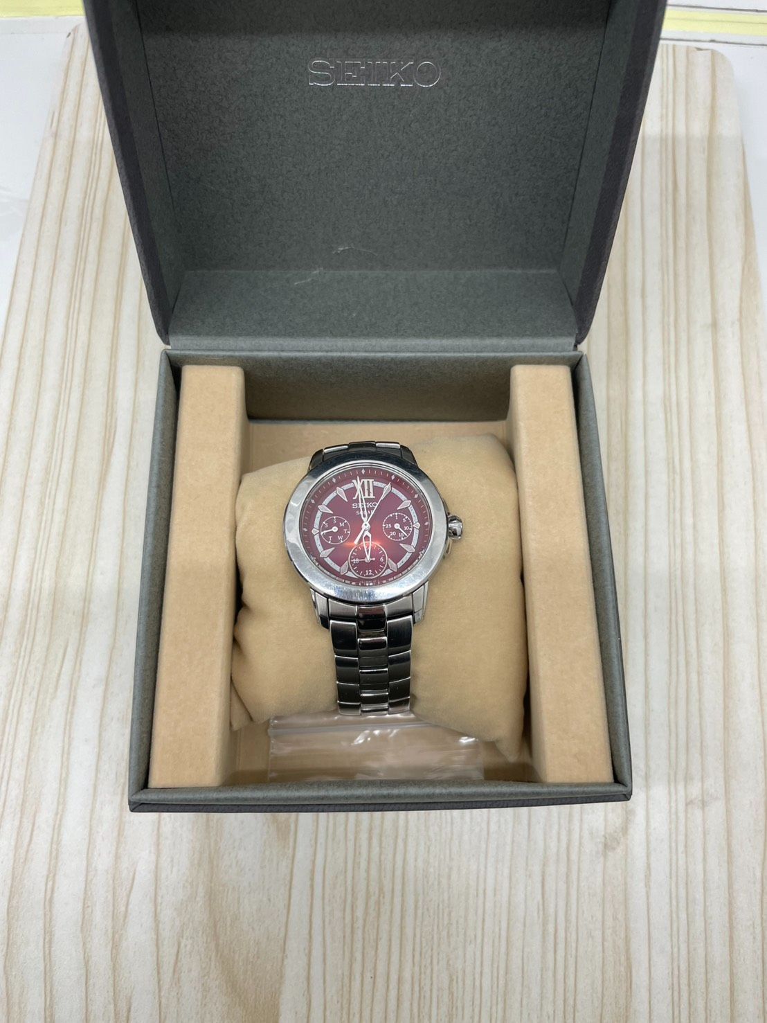 SEIKO V14J-0BC0 ソーラー時計 レディース 箱付き