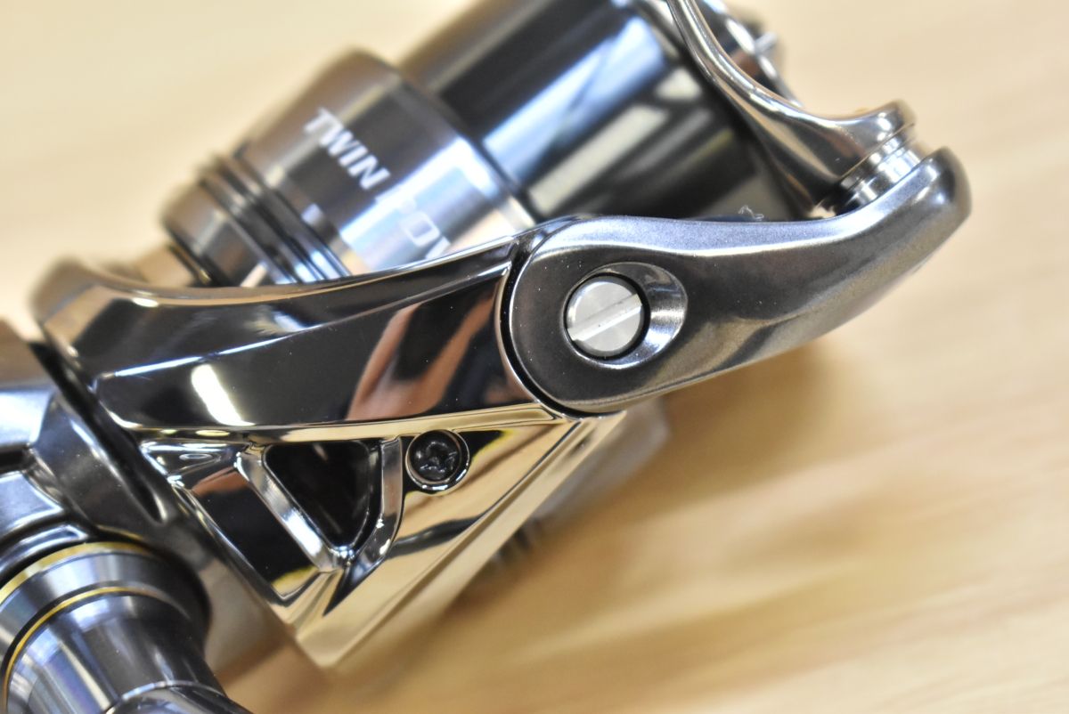 シマノ 24 ツインパワー 2500S スピニングリール SHIMANO TWINPOWER