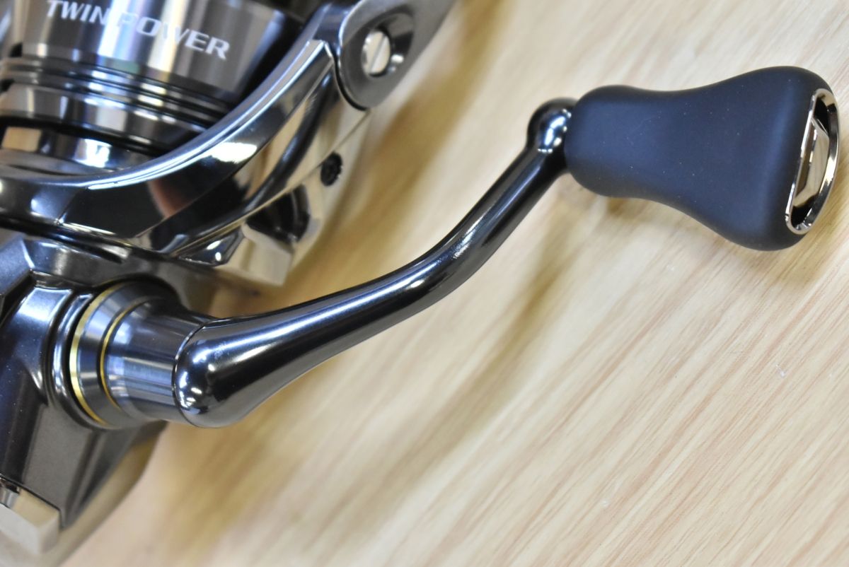 シマノ 24 ツインパワー 2500S スピニングリール SHIMANO TWINPOWER