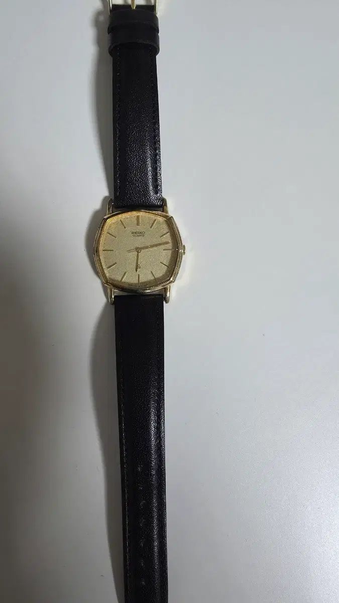 Seiko Watch 5931-5350 - Vintage Quartz case ⁄ Dial Gold SGP Back