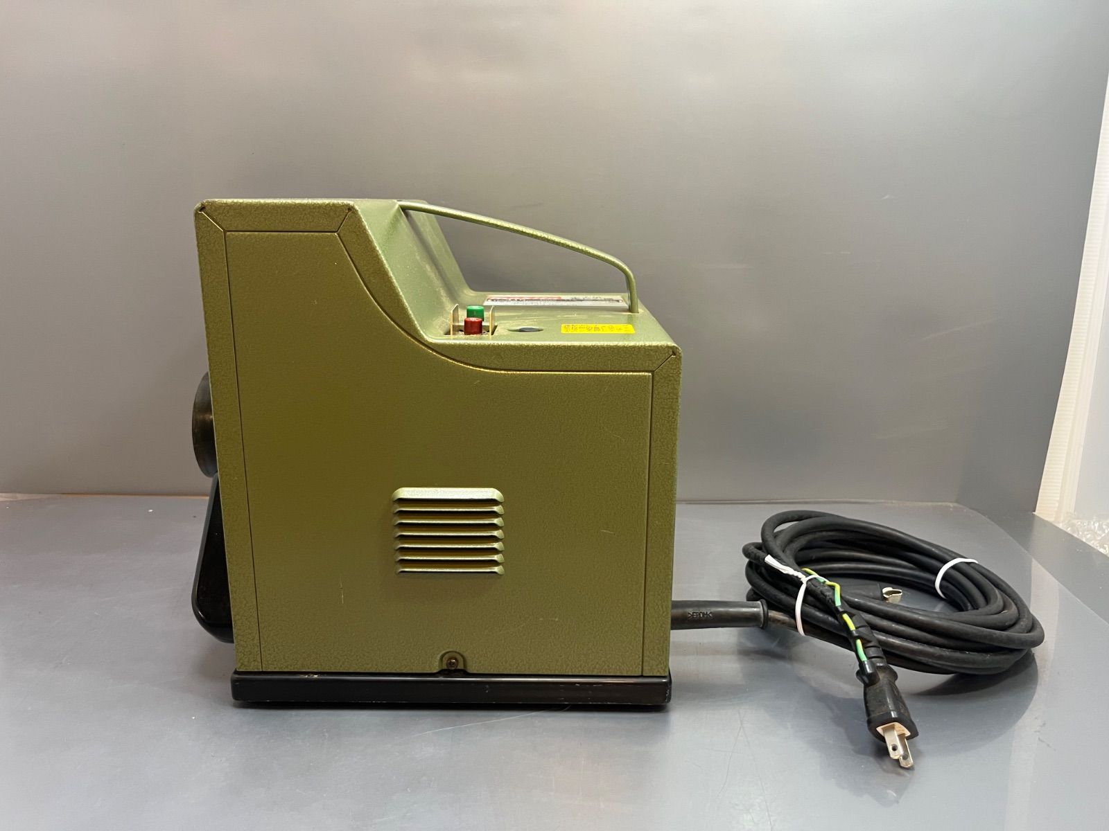 makita 木工用集じん機 410 動作品 ホース、アタッチメント、ダストバック付 パワフル！1050W　マキタ