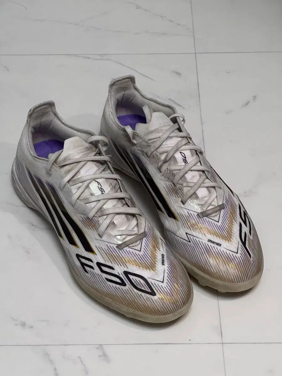 アディダス F50 260