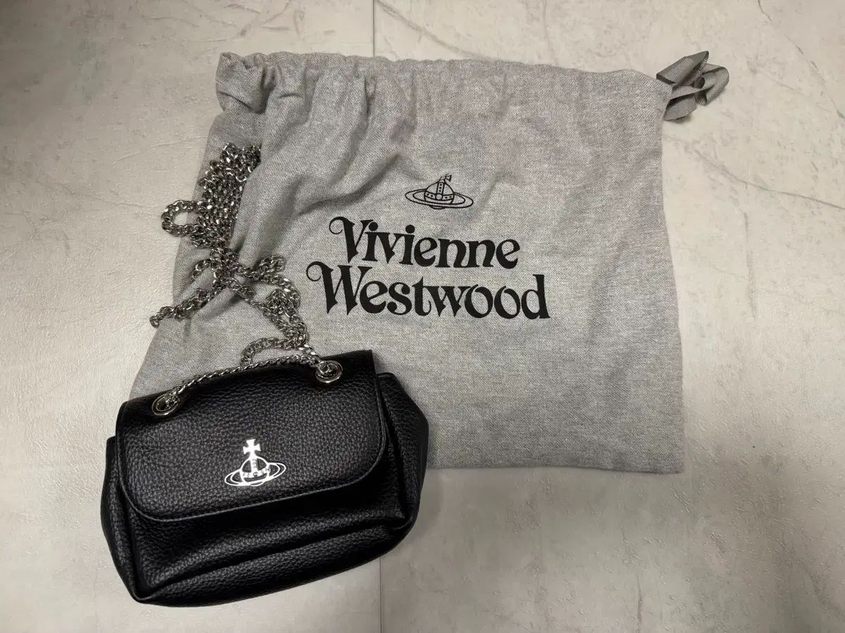 Vivienne Westwood ヴィヴィアン・ウエストウッド クロスバック ブラック