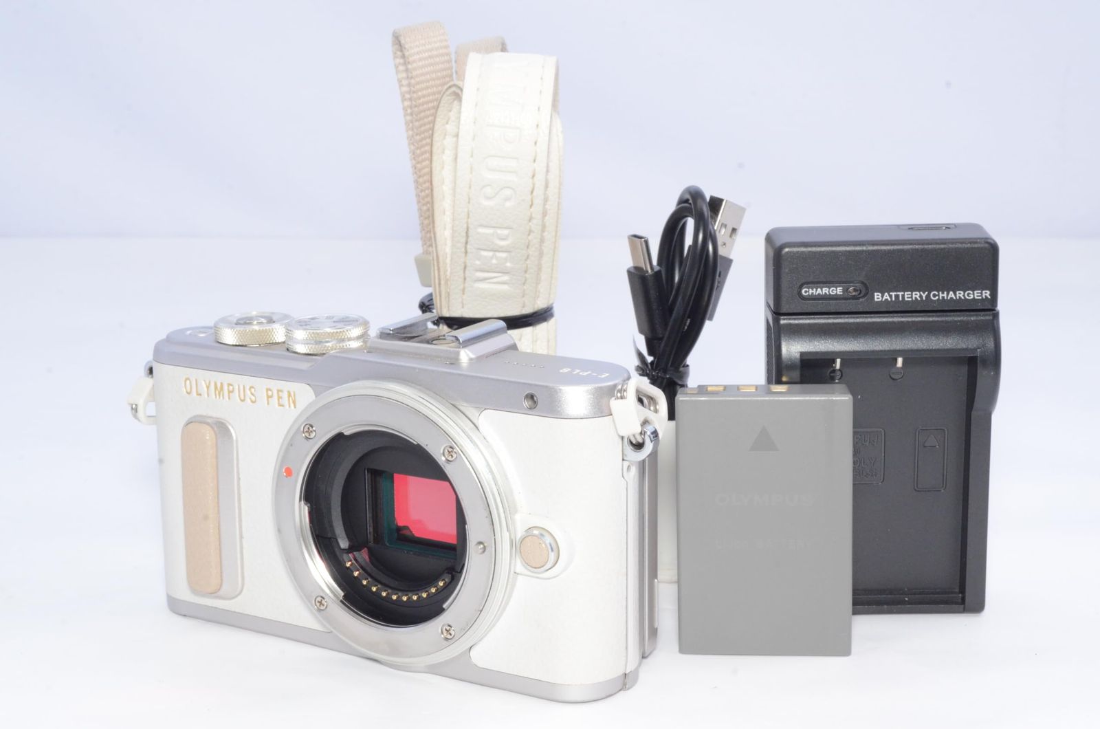 OLYMPUS E-PL8 EZ ミラーレス一眼 ボディ（ホワイト） 液晶スレ・底部歪みあり