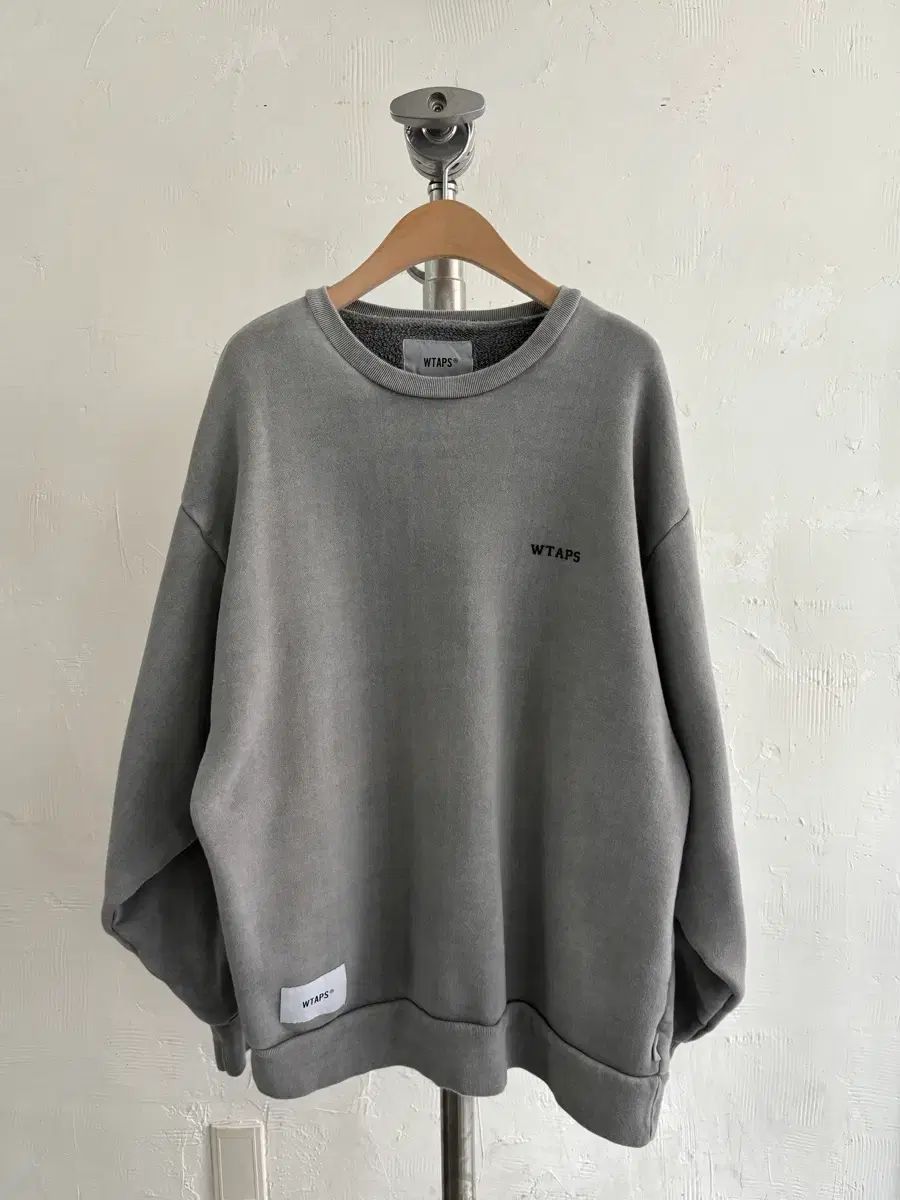 WTAPS ダブルタップス グレー COLLEGE / DESIGN クルーネック スウェットシャツ