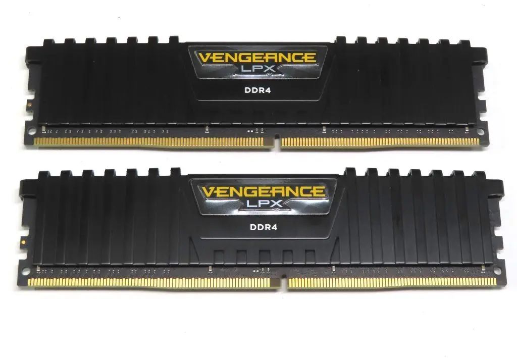 【中古】PCハード CORSAIR デスクトップPC用メモリーモジュール DDR4 DRAM 3600MHz 64GB (2 x 32GB)[CMK64GX4M2D3600C18]