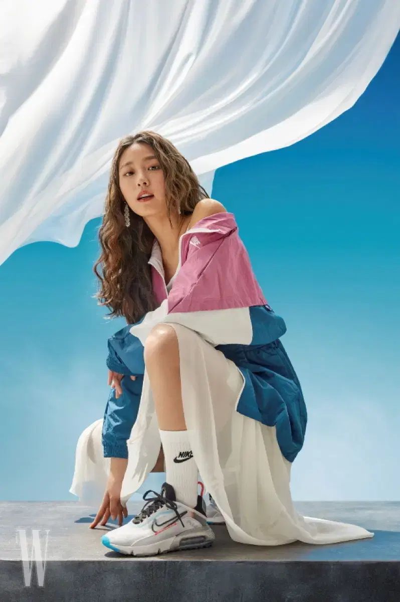 ソリョン NIKE ウィメンズ ウィンドランナー ジャケット Mサイズ