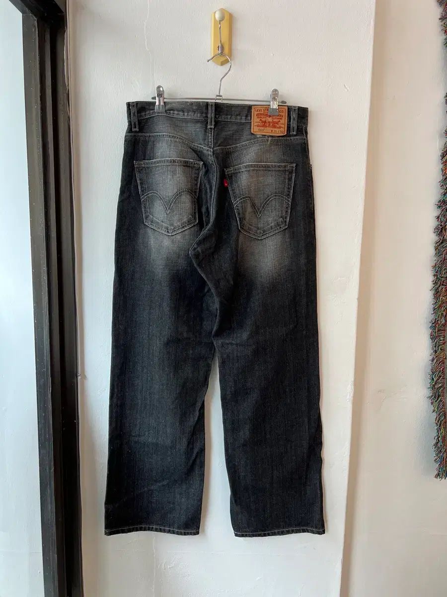 31 リーバイス 569 ブラックデニム パンツ