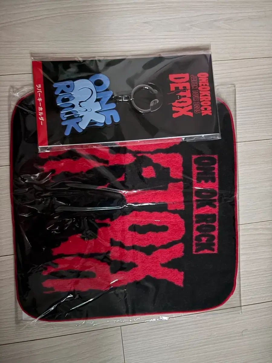 ONE OK ROCK シネマ グッズ 出品