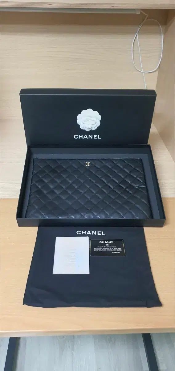 シャネル クラシック クラッチバッグ/ポーチバッグ ラージ チャンゴールド 正規品 A級 (保証書O)