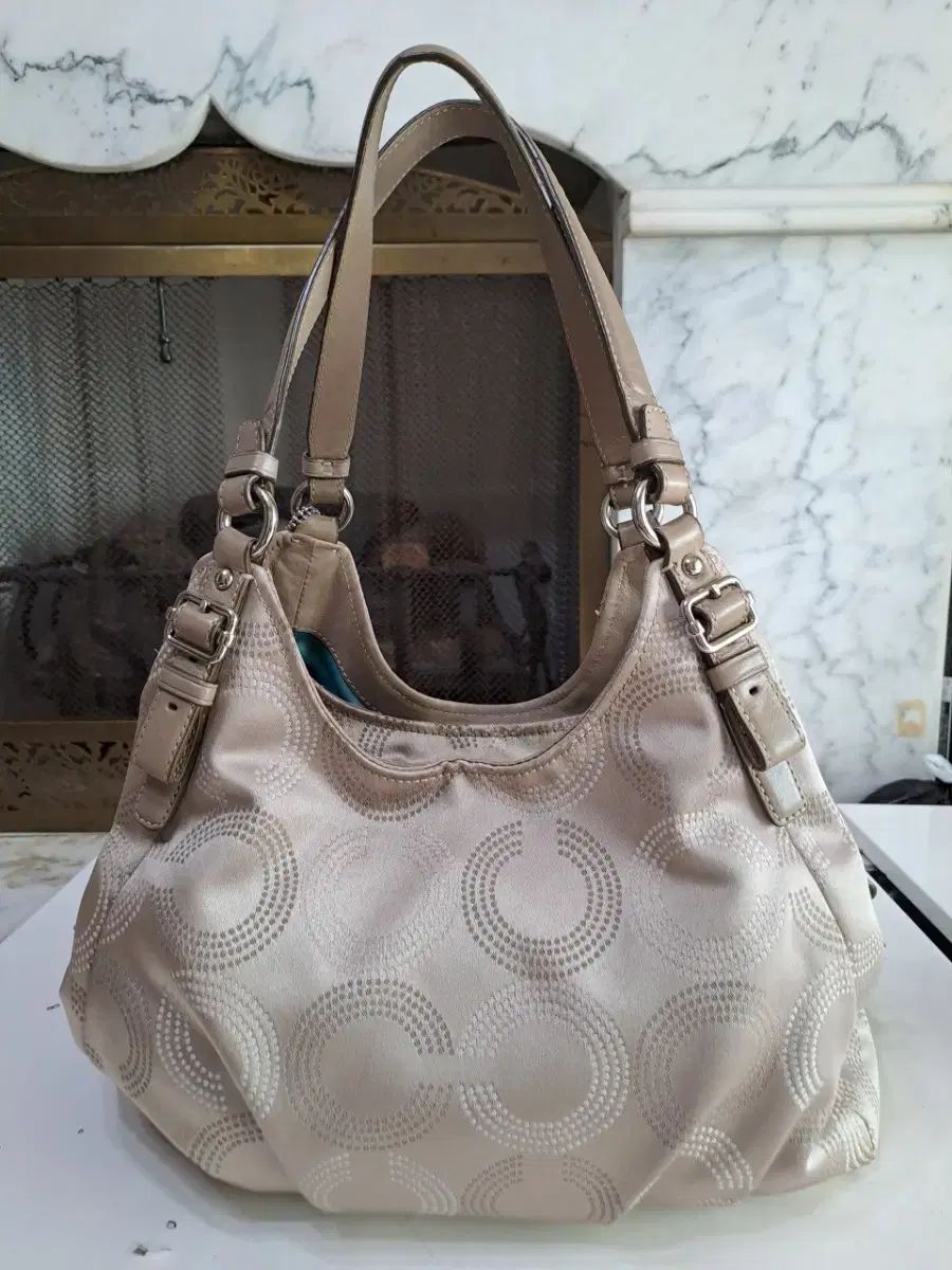 COACH シグネチャー ショルダーバッグ ベージュ