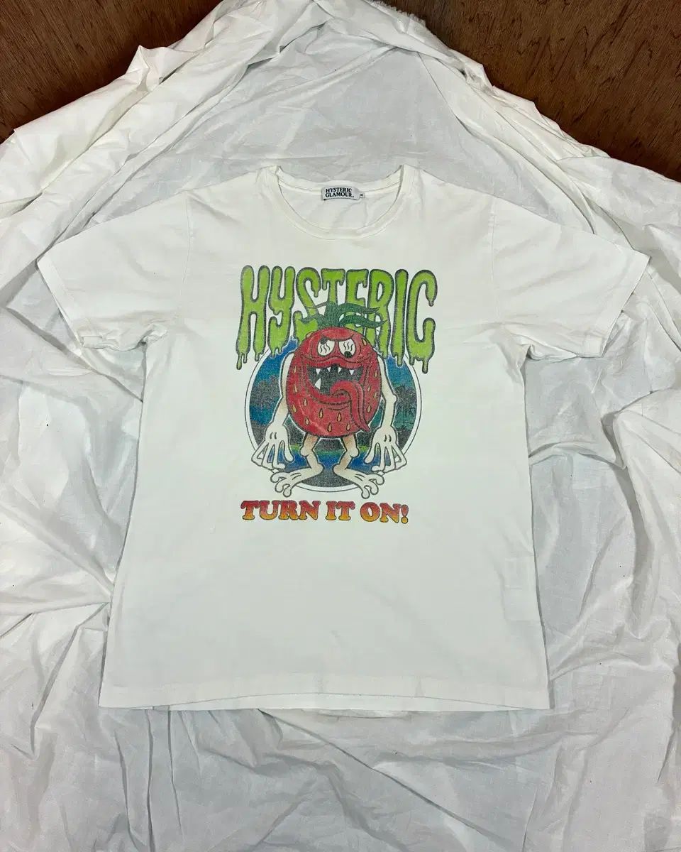 HYSTERIC GLAMOUR ヒステリックグラマー いちご MONSTER Turn It On 白 グラフィック Tシャツ