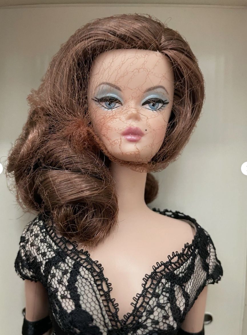 シルキストーン(限定モデル) Trace of Lace Barbie Doll