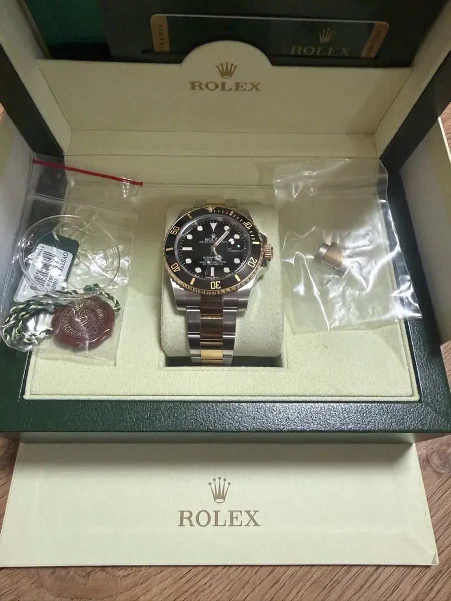 ROLEX ロレックス サブマリーナー 116613 黒コン 出品