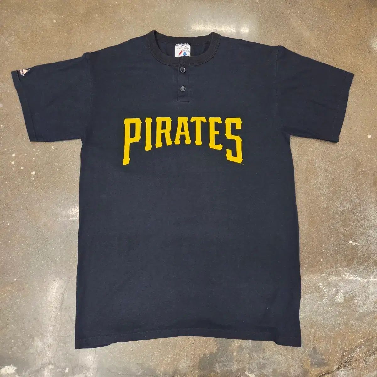 Majestic MLB ピッツバーグ ヒトカゲリーツ 半袖 Tシャツ