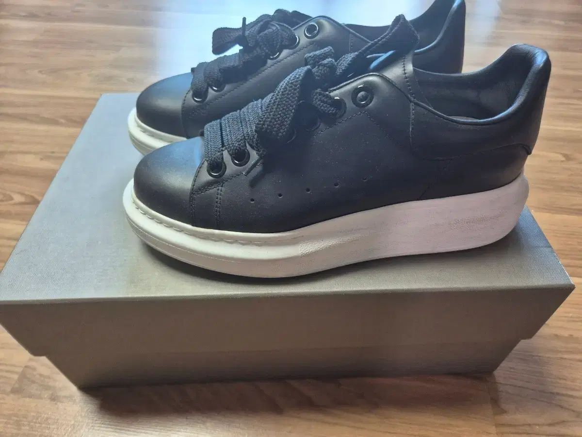 Alexander McQueen アレキサンダー・マックイーン オーバーソール スニーカー ブラック 37 5
