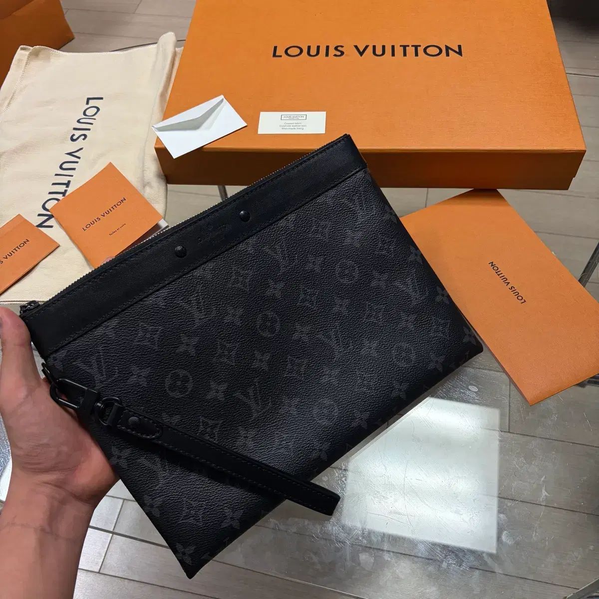 ほぼ新品/フルセット} Louis Vuitton ルイヴィトン エクリプス トゥーゴー クラッチバッグ