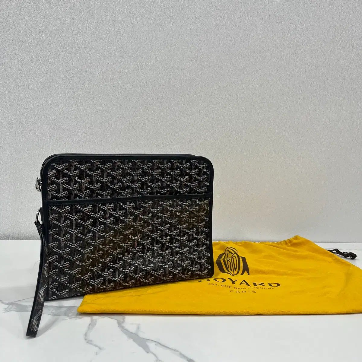ほぼ新品/キーホルダー含む Masion Goyard 쥬방스 クラッチバッグ ブラック