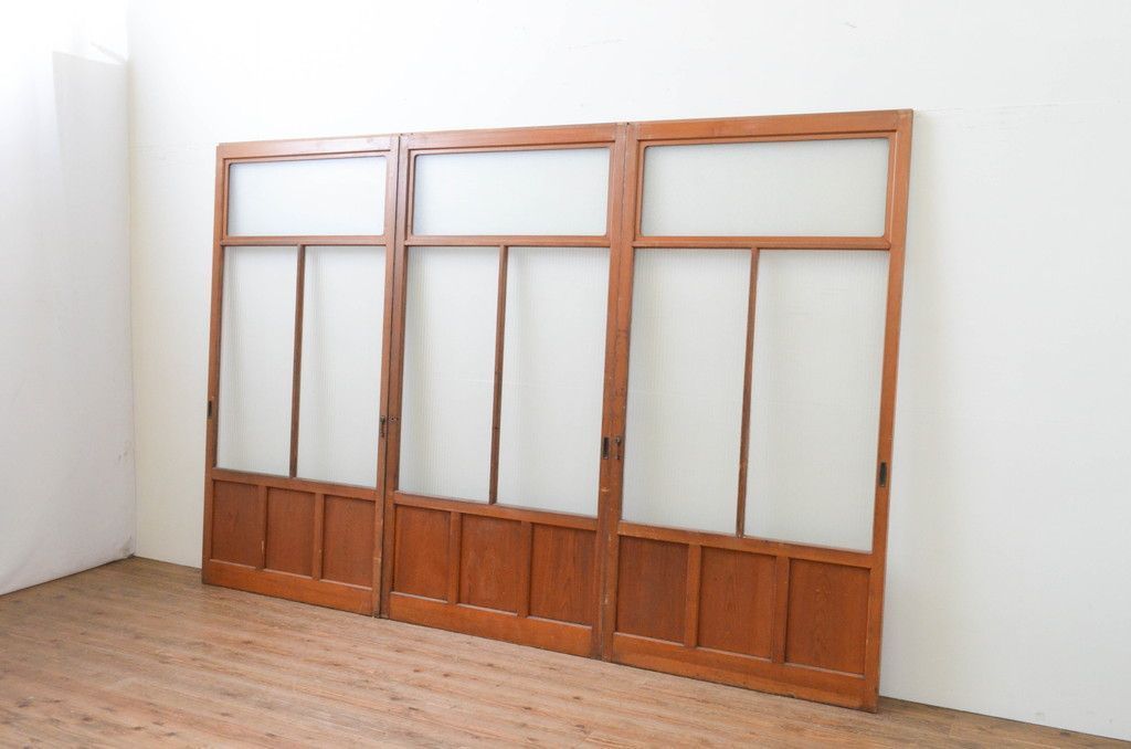▼現状販売▼ ガラス戸3枚セット ヴィンテージ建具 昭和中期 レトロ モールガラス入り 4～7営業日前後で発送(※修理加工希望の方3ヶ月程で発送) R-067345 42,696円