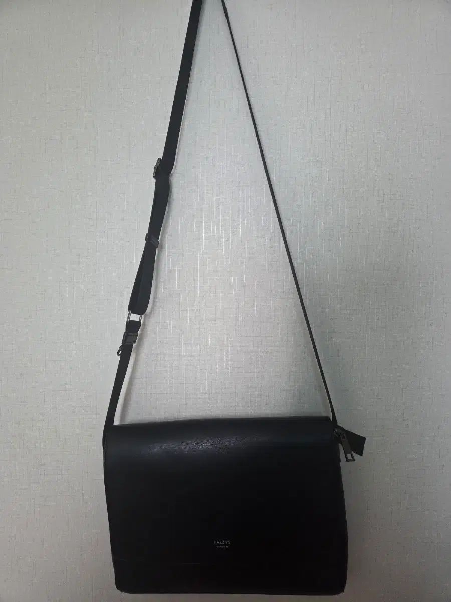 HAZZYS へジス メンズ ショルダーバッグ ブラック S