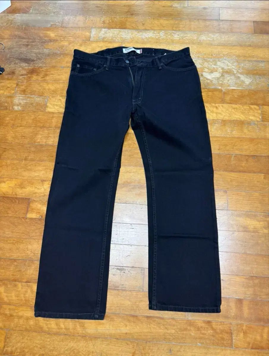 アメリカで買ってきた正規品 新品 LEVI'S 505 ストレートフィット ブラックジーン 38インチ