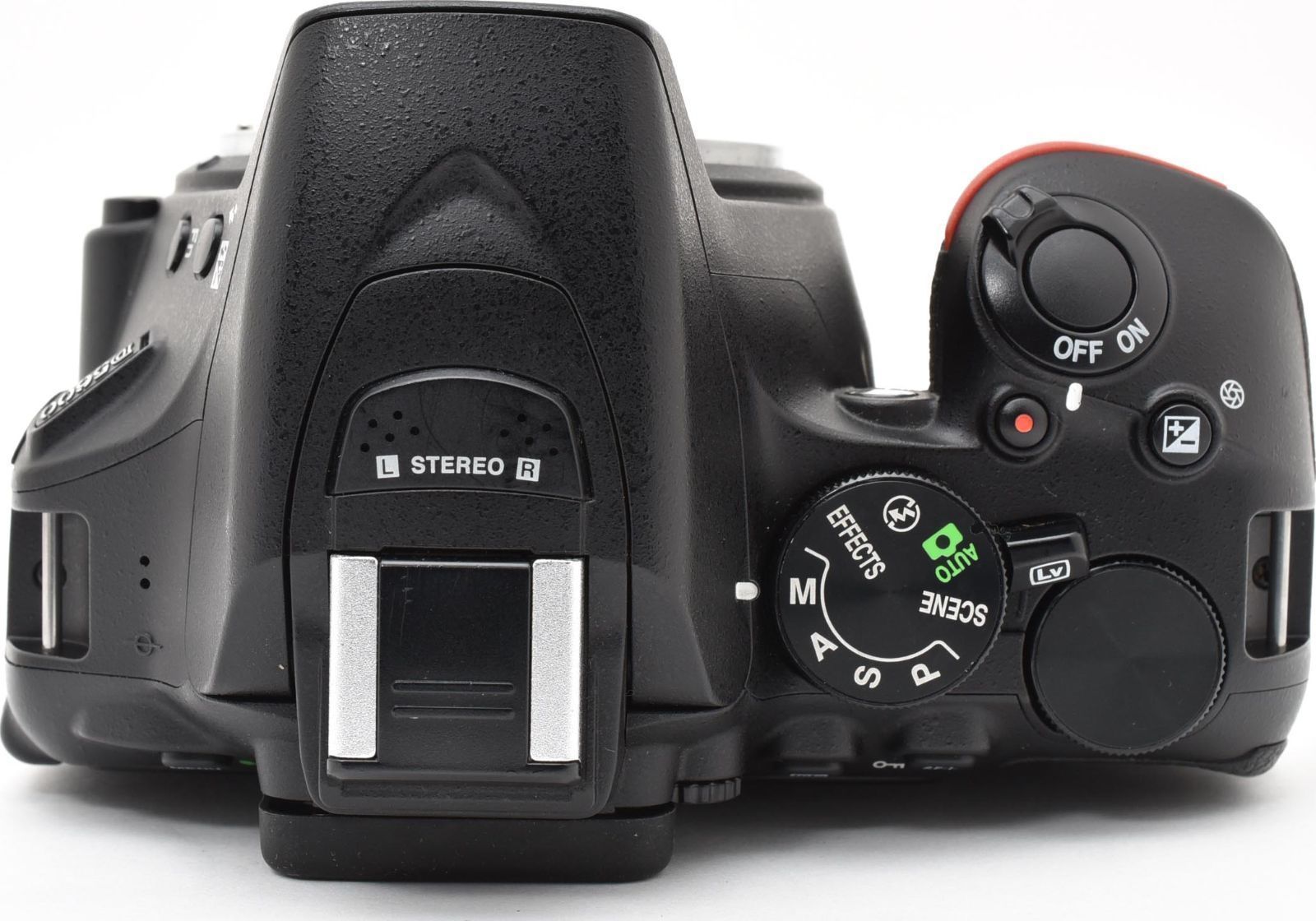 E13[7197]29 ニコン Nikon D5600 ボディ 【ショット数 31，459回