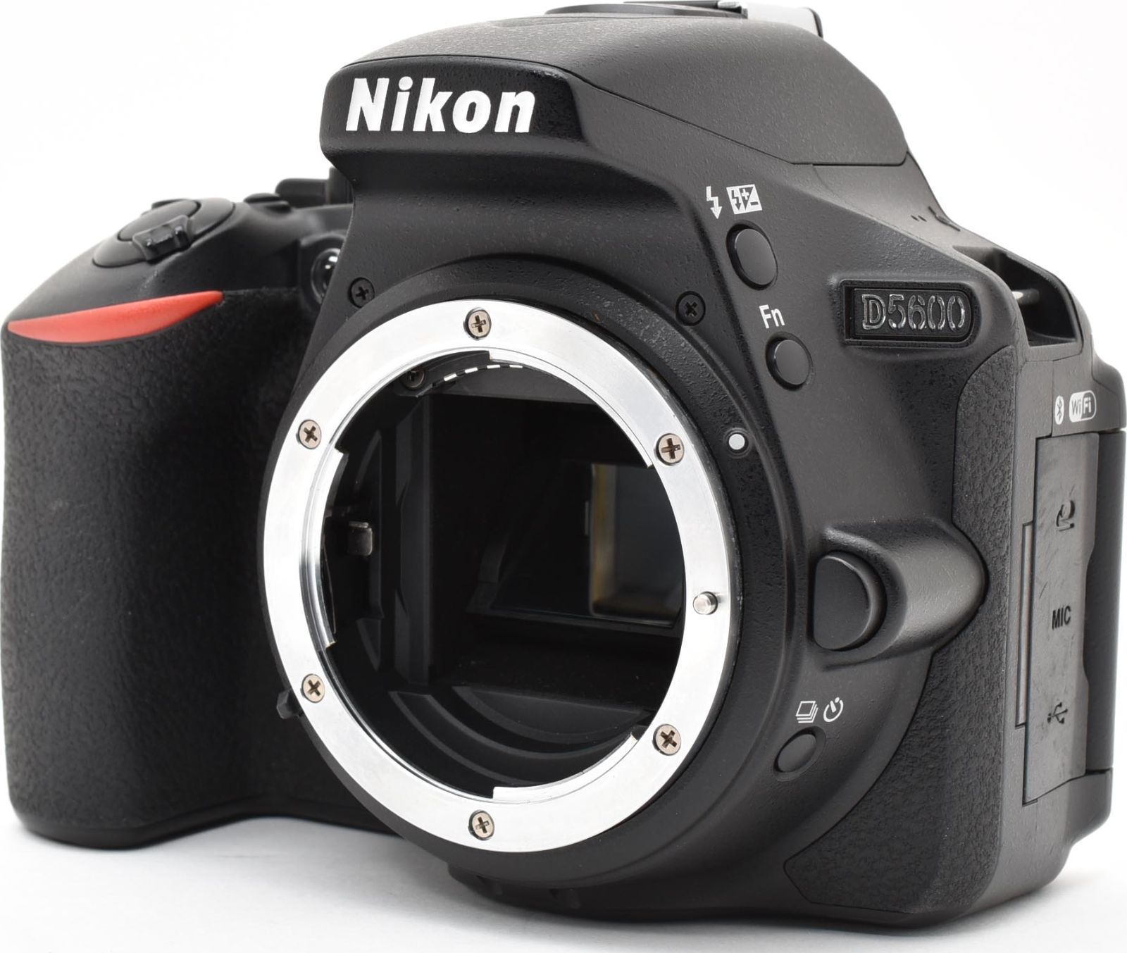 E13[7197]29 ニコン Nikon D5600 ボディ 【ショット数 31，459回
