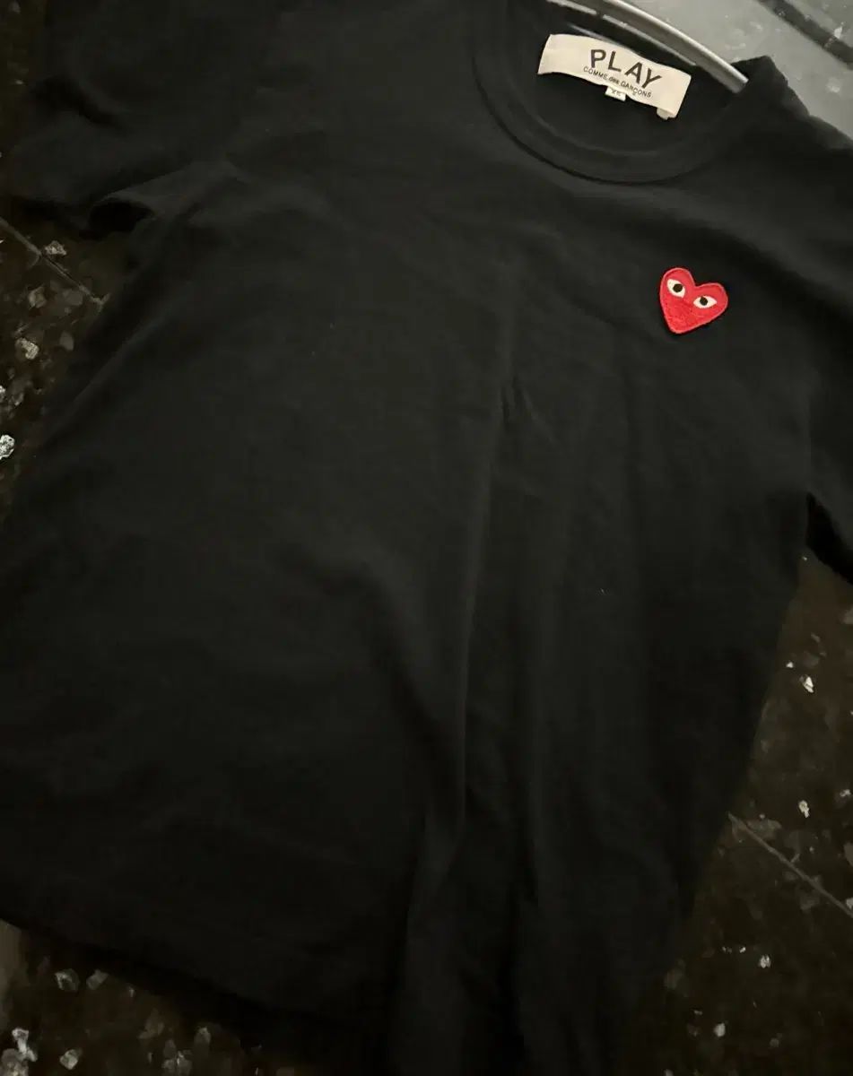 COMME des GARCONS PLAY ブラック 半袖Tシャツ ハート ワッペン