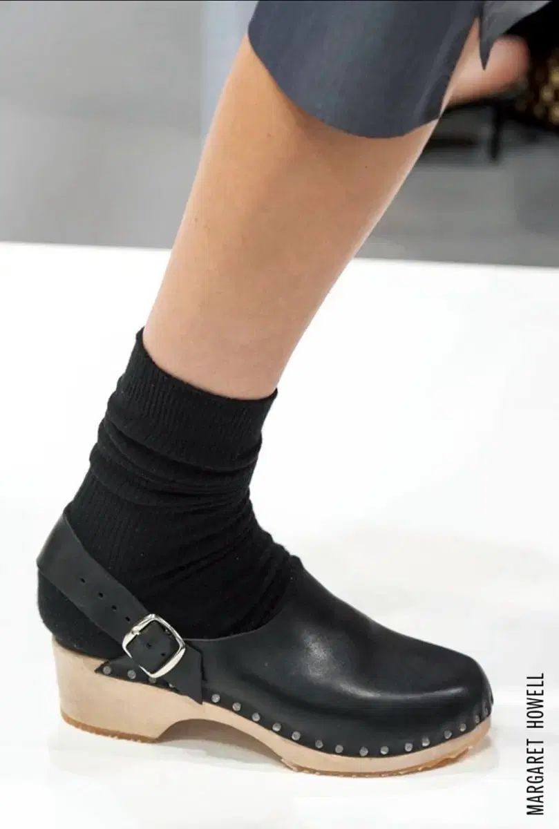 MHL マーガレットハウエル Swivel Strap Clog サンダル