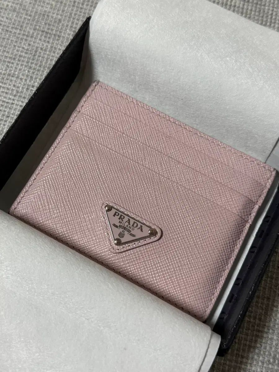 PRADA プラダ サフィアーノ トライアングル カードウォレット 1MC025 ライトピンク