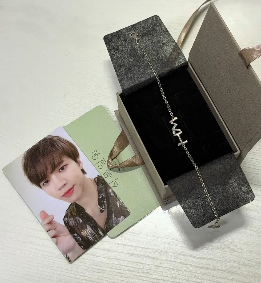ナム・ウヒョン(NAM WOOHYUN) 식목일on ブレスレット (トレカ 付き フォトカード 付き フルセット)