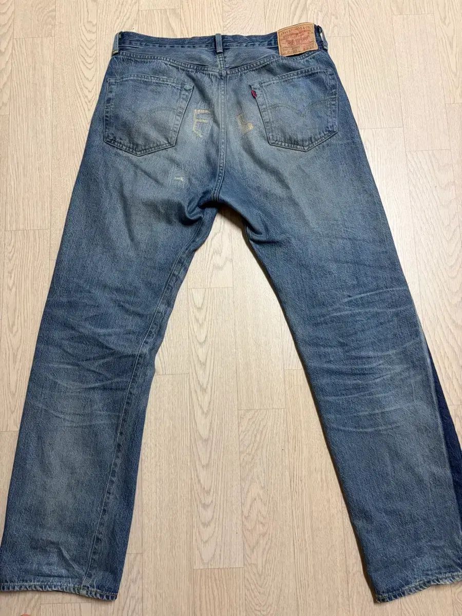 Lvc 55501 バイ パー 出品します 3232