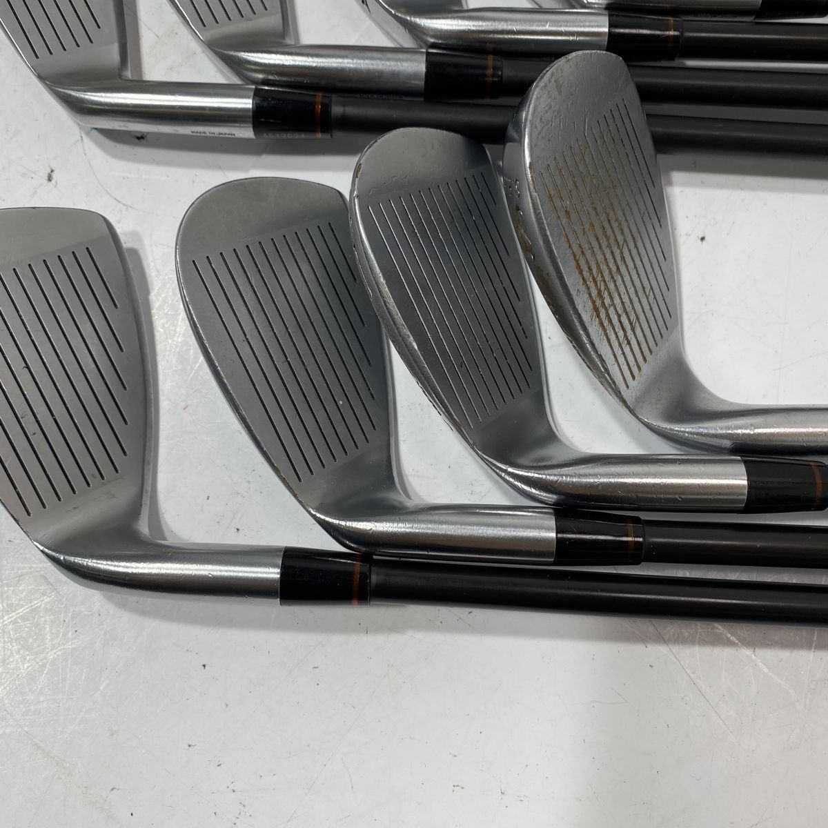 金モグラ！ HONMA ホンマ LB-606 KB MODEL アイアン9本セット 男性右