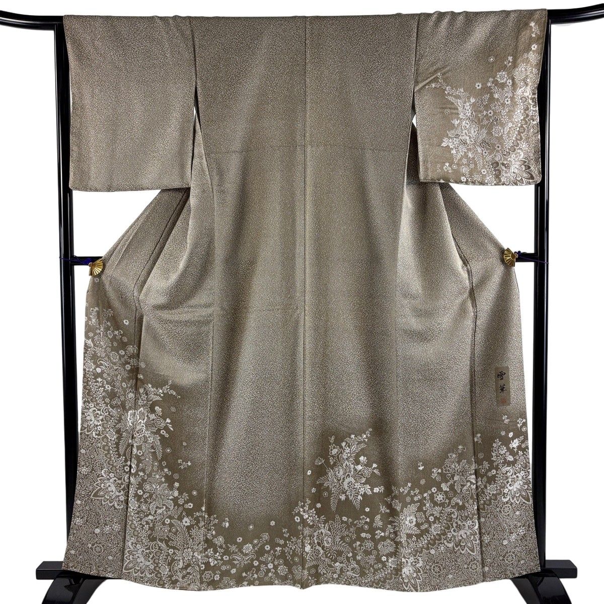 【美品】 付下げ 身丈161.5cm 裄丈65cm M 袷 落款 草花 花唐草 銀通し 灰茶 正絹 名品 【中古】