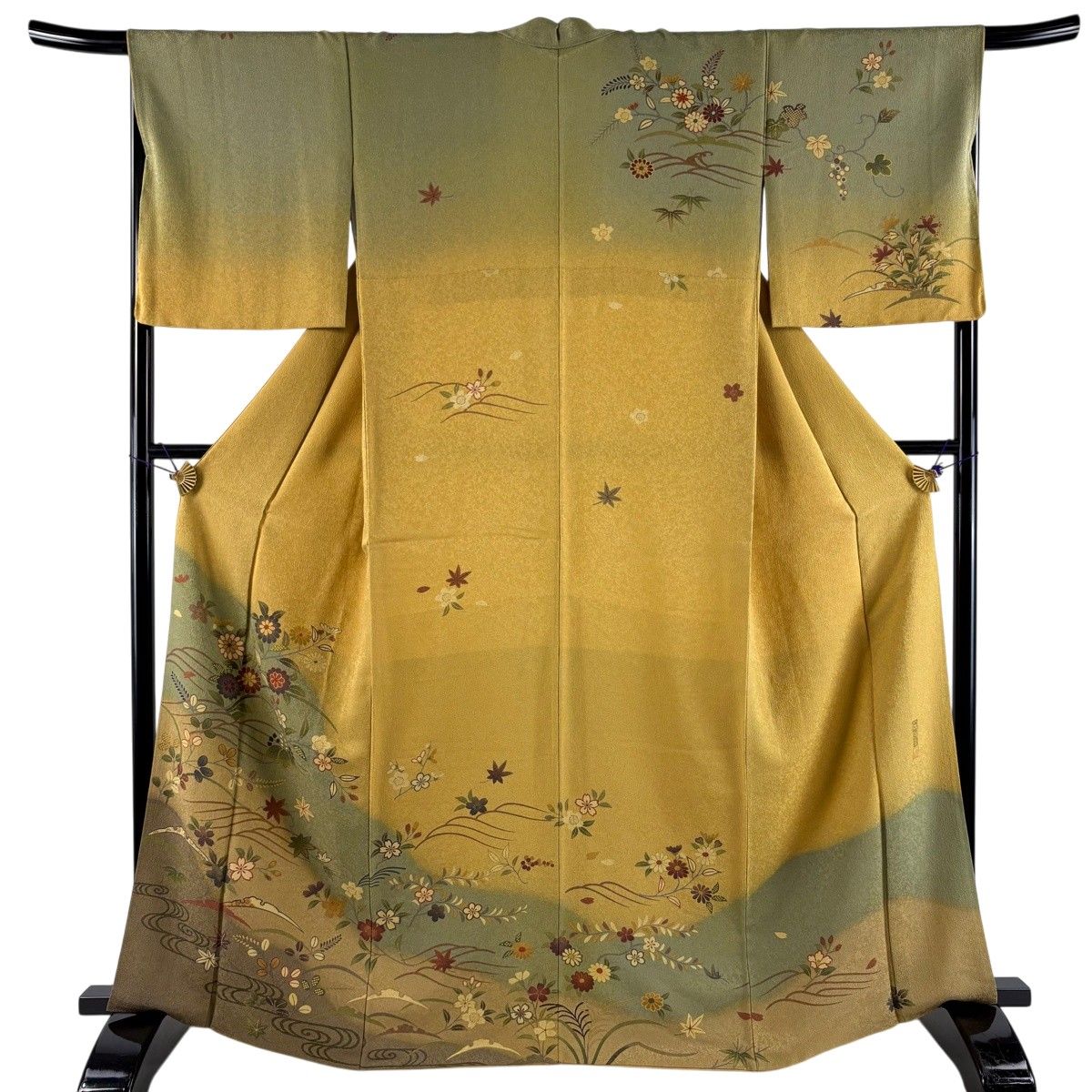 【美品】 訪問着 身丈165cm 裄丈66.5cm M 袷 落款 草花 観世水 ぼかし 山吹色 正絹 名品 【中古】