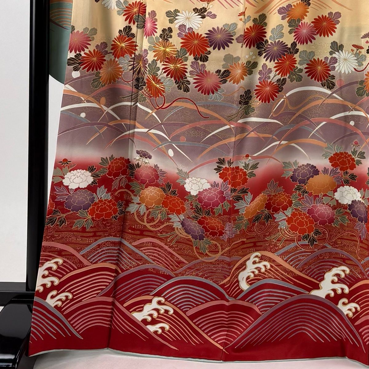 振袖 身丈168.5cm 裄丈67cm M 袷 草花 波 金糸 金彩 ベージュ 正絹