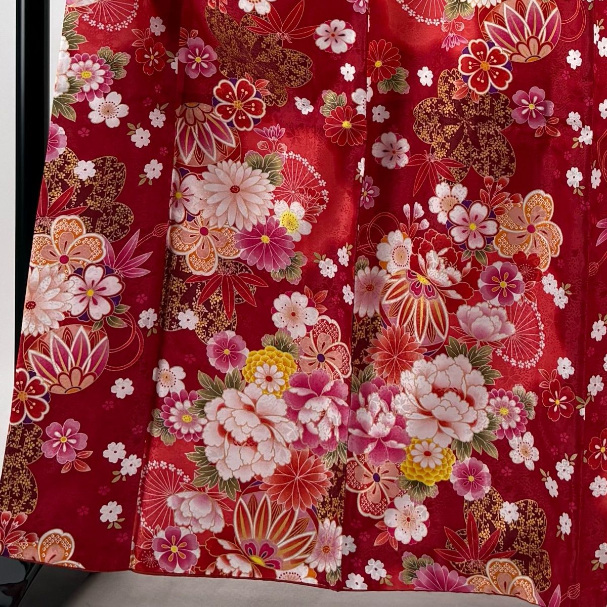 美品】 振袖 身丈162.5cm 裄丈68.5cm L 袷 二尺袖 草花 手鞠 金彩 赤