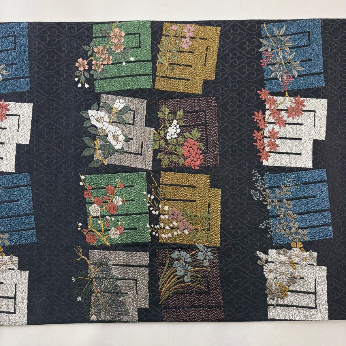 【美品】 袋帯 名品 草木染 源氏香 草花 刺繍 箔 灰紫 六通 正絹 【中古】