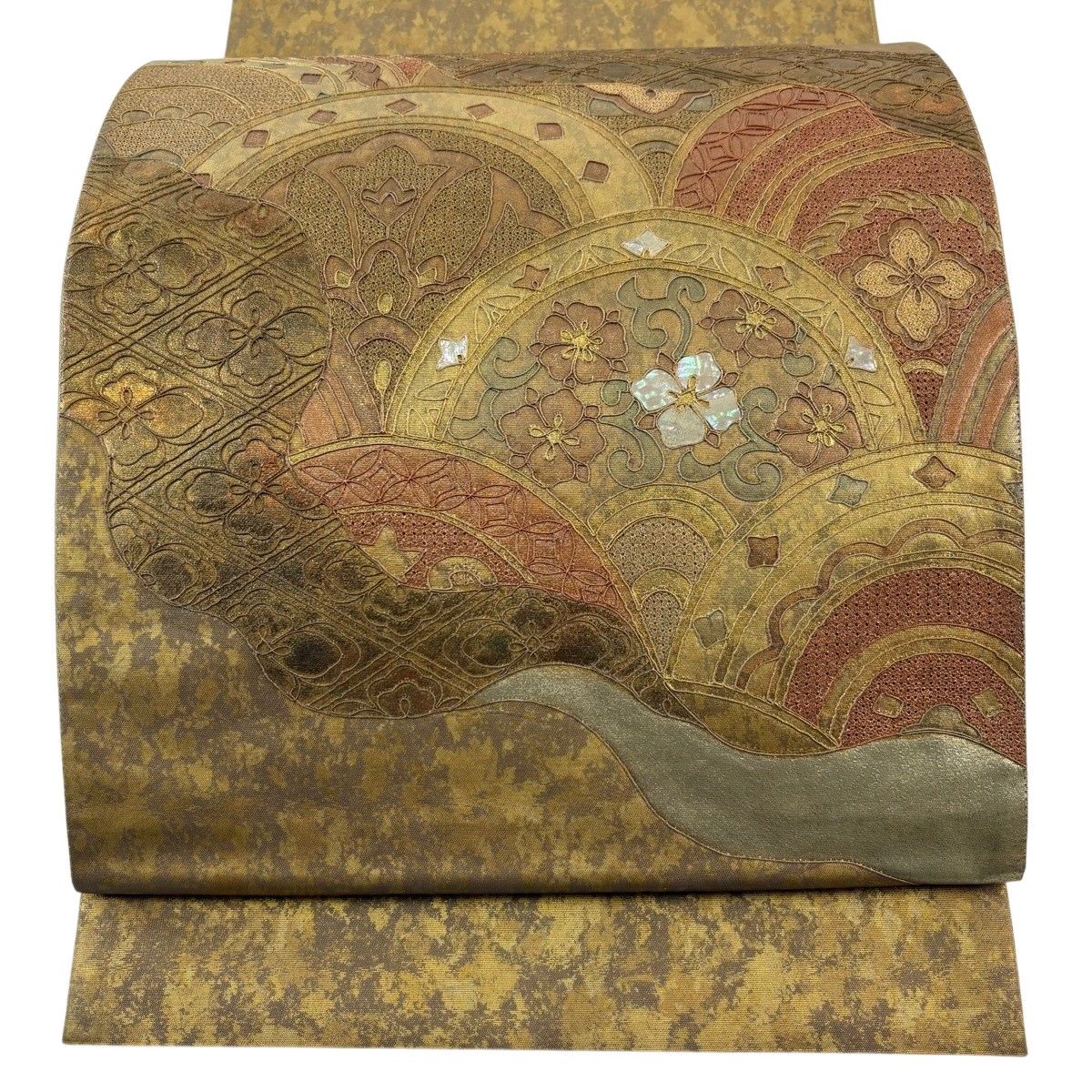 袋帯 名品 青海波 花唐草 螺鈿 刺繍 金色 お太鼓柄 正絹 【中古】