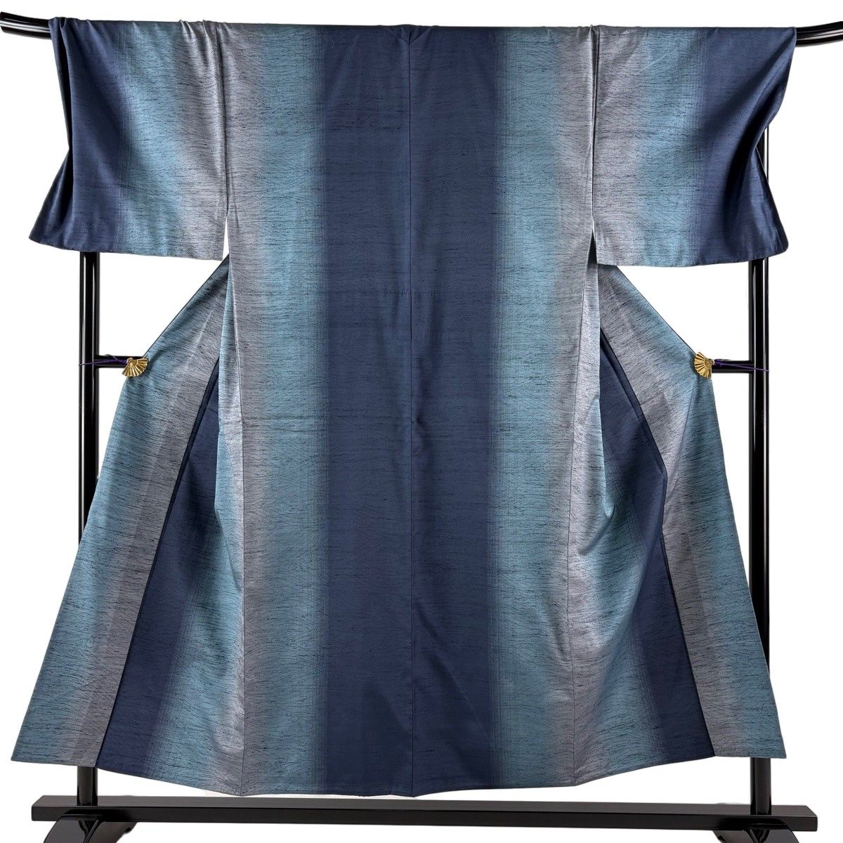 【美品】 男着物 身丈151.5cm 裄丈76.5cm L 単衣 紬 波 縦縞模様 青灰色 正絹 秀品 【中古】