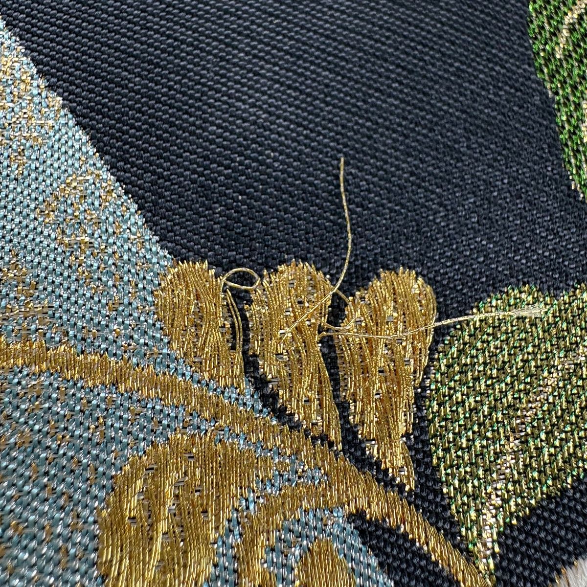 袋帯 秀品 振袖向き 蝶 草花 金銀糸 箔 水色 六通 正絹 【中古