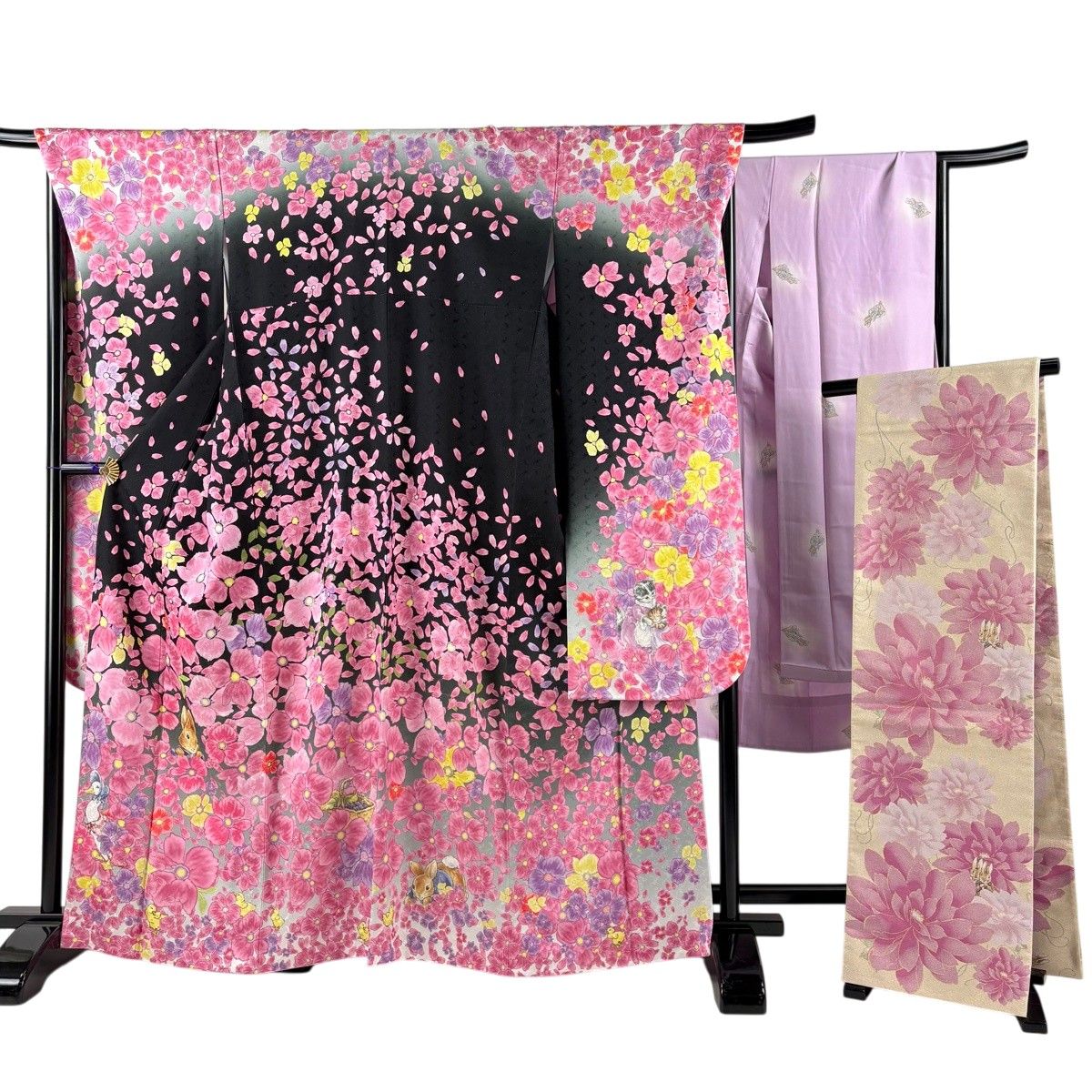 【美品】 振袖 身丈165cm 裄丈69cm L 袷 襦袢・袋帯セット ピーターラビット 花 銀通し 染め分け 黒 正絹 逸品 【中古】
