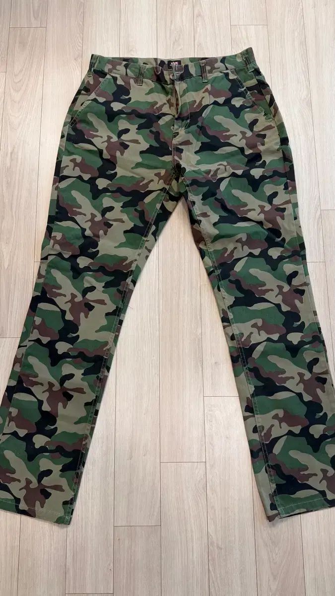 Obey カモ パンツ 32 新品 (レア)